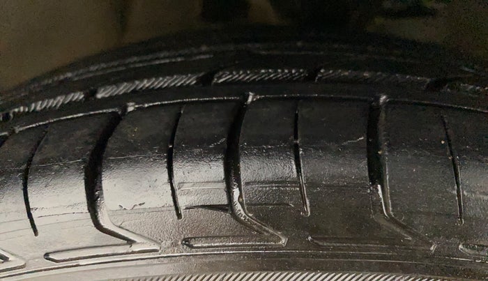 2012 Hyundai i10 MAGNA 1.2, Petrol, Manual, 52,347 km, Right Front Tyre Tread