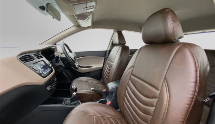 2018 Hyundai Elite i20 ASTA 1.2 (O), Petrol, Manual, 26,694 km, Right Side Front Door Cabin View