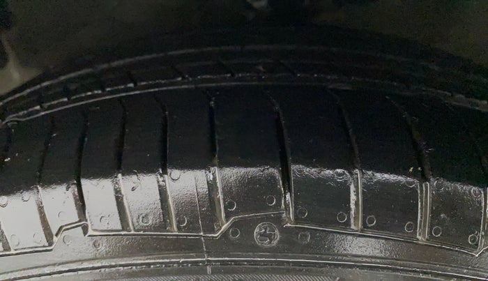 2012 Hyundai i10 MAGNA 1.2, Petrol, Manual, 68,932 km, Left Front Tyre Tread