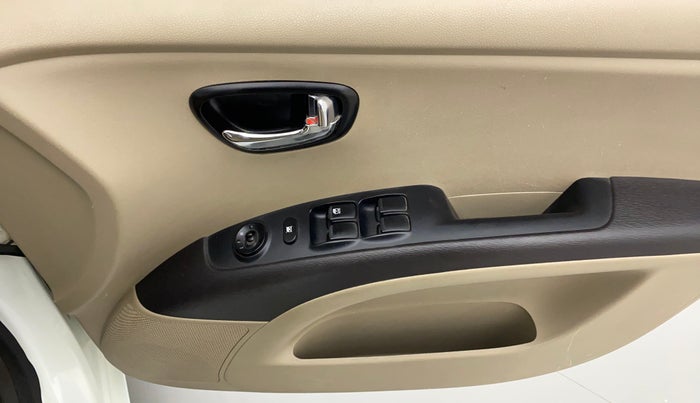 2012 Hyundai i10 MAGNA 1.2, Petrol, Manual, 68,932 km, Driver Side Door Panels Control