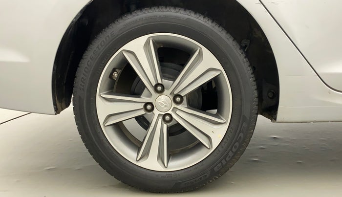 2017 Hyundai Verna 1.6 VTVT SX (O) AT, Petrol, Automatic, 70,680 km, Right Rear Wheel
