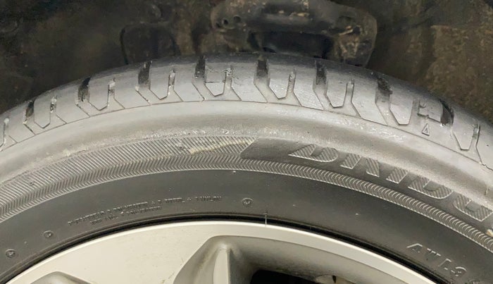 2017 Hyundai Verna 1.6 VTVT SX (O) AT, Petrol, Automatic, 70,680 km, Left front tyre - Minor crack