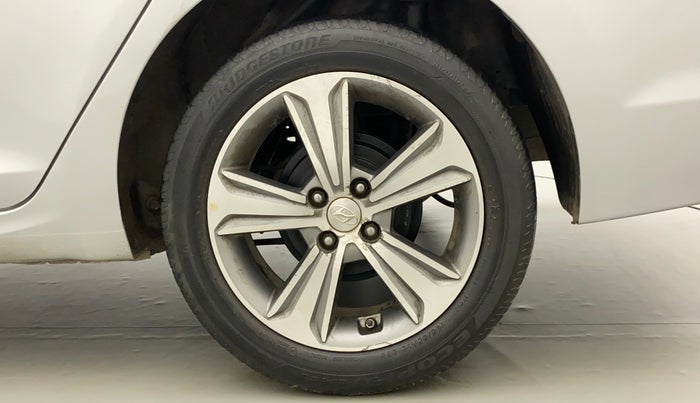 2017 Hyundai Verna 1.6 VTVT SX (O) AT, Petrol, Automatic, 70,680 km, Left Rear Wheel
