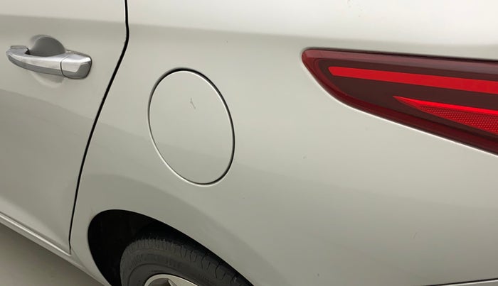2017 Hyundai Verna 1.6 VTVT SX (O) AT, Petrol, Automatic, 70,680 km, Left quarter panel - Minor scratches