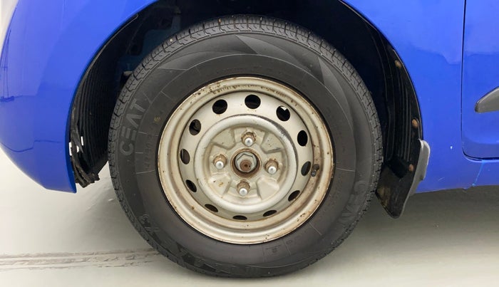 2012 Hyundai Eon D-LITE+, Petrol, Manual, 64,119 km, Left Front Wheel