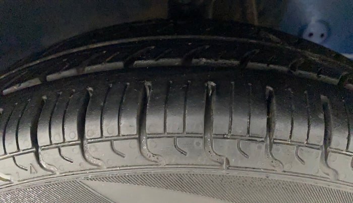2012 Hyundai Eon D-LITE+, Petrol, Manual, 64,119 km, Right Front Tyre Tread