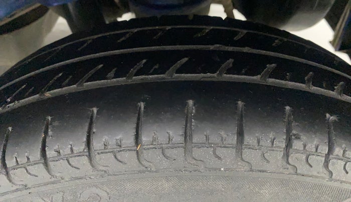 2012 Hyundai Eon D-LITE+, Petrol, Manual, 64,119 km, Left Rear Tyre Tread