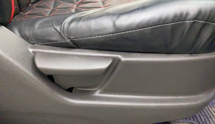 2012 Hyundai Eon D-LITE+, Petrol, Manual, 64,119 km, Driver Side Adjustment Panel