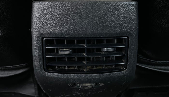 2017 Hyundai Elite i20 SPORTZ 1.4, Diesel, Manual, 73,167 km, Rear AC Vents