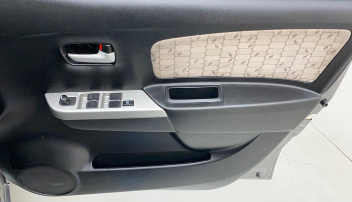 2015 Maruti Wagon R 1.0 VXI, Petrol, Manual, 28,345 km, Driver Side Door Panels Control