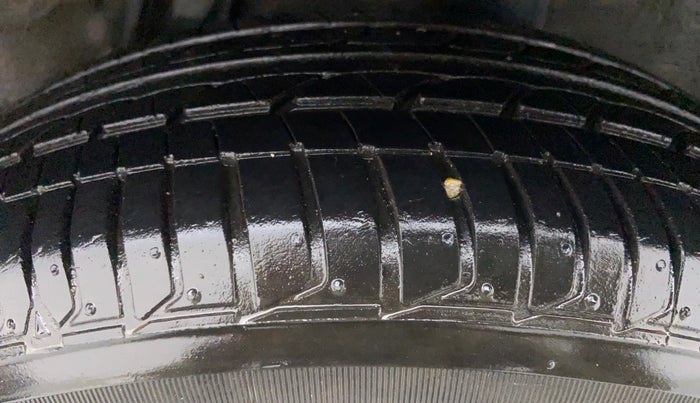 2017 Honda Jazz 1.2 V MT, Petrol, Manual, 17,098 km, Left Rear Tyre Tread