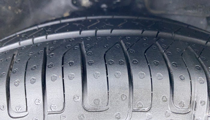 2015 Maruti Celerio ZXI AMT, Petrol, Automatic, 73,094 km, Right Front Tyre Tread