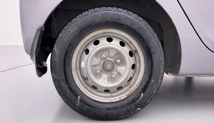 2013 Hyundai Eon ERA PLUS, Petrol, Manual, 62,138 km, Right Rear Wheel