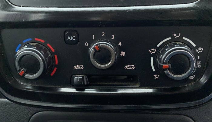 2019 Renault Kwid RXT 1.0 (O), Petrol, Manual, 65,113 km, AC Unit - Directional switch has minor damage