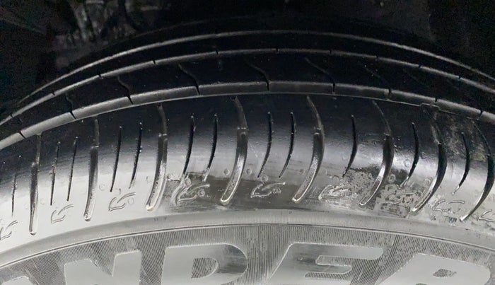 2020 Mahindra XUV300 W4 PETROL, Petrol, Manual, 6,573 km, Left Front Tyre Tread