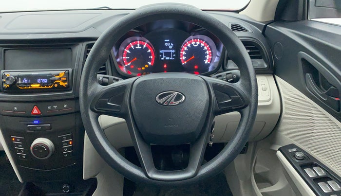 2020 Mahindra XUV300 W4 PETROL, Petrol, Manual, 6,573 km, Steering Wheel Close Up