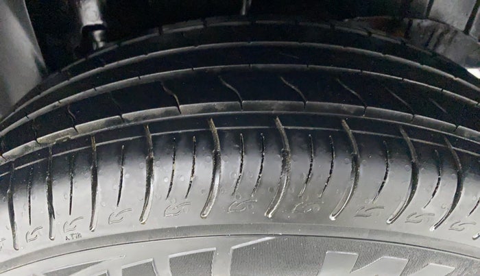2020 Mahindra XUV300 W4 PETROL, Petrol, Manual, 6,573 km, Left Rear Tyre Tread
