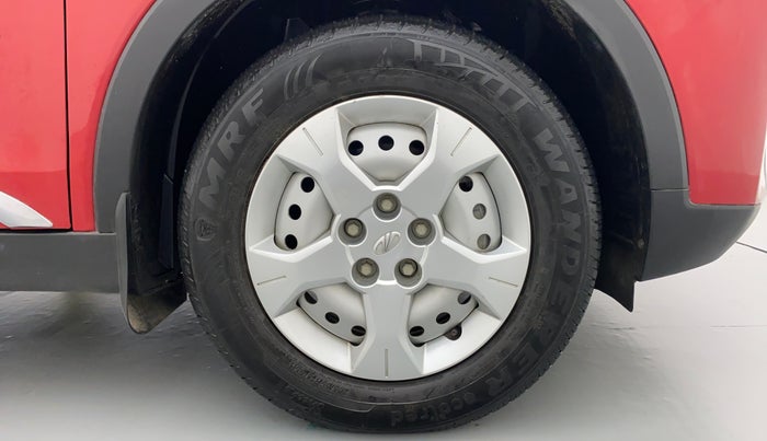 2020 Mahindra XUV300 W4 PETROL, Petrol, Manual, 6,573 km, Right Front Wheel