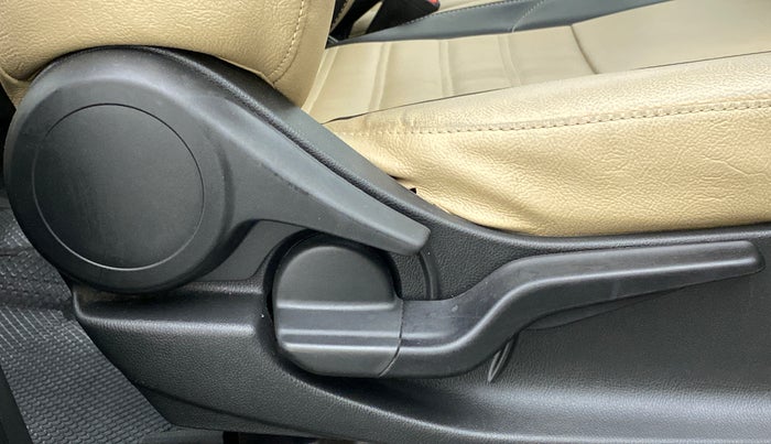 2019 Honda Amaze 1.2 SMT I VTEC, Petrol, Manual, 29,435 km, Driver Side Adjustment Panel