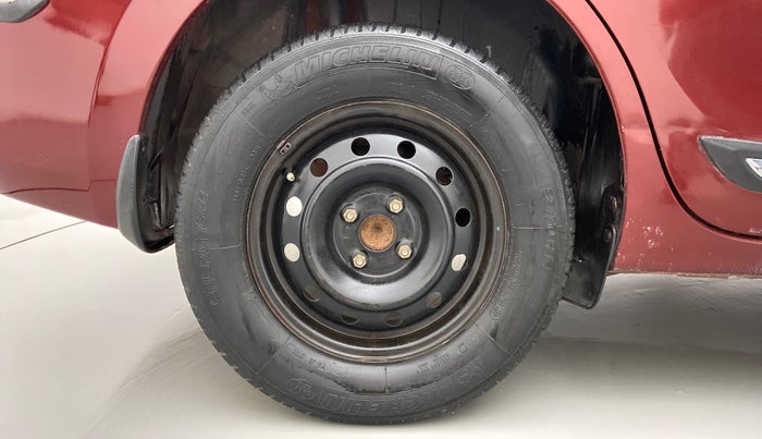 2017 Maruti Dzire VXI, Petrol, Manual, 60,068 km, Right Rear Wheel