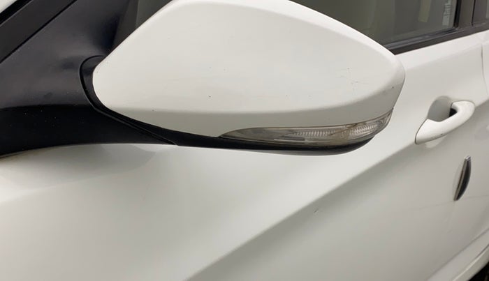2013 Hyundai Verna FLUIDIC 1.6 CRDI SX, Diesel, Manual, 1,43,268 km, Left rear-view mirror - Indicator light has minor damage