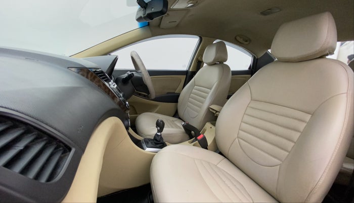 2013 Hyundai Verna FLUIDIC 1.6 CRDI SX, Diesel, Manual, 1,43,268 km, Right Side Front Door Cabin