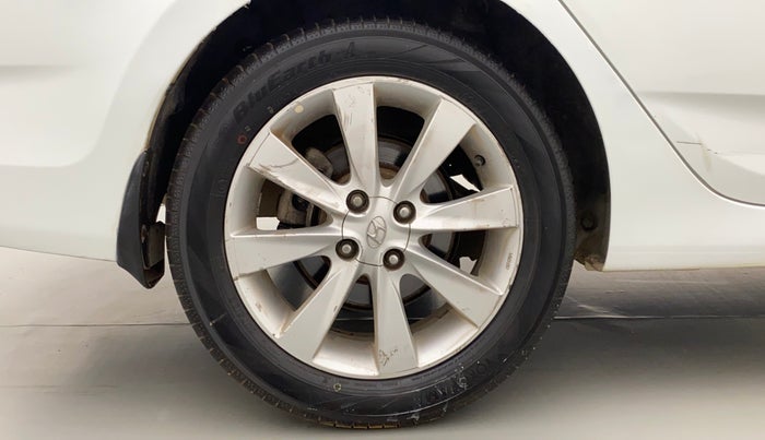 2013 Hyundai Verna FLUIDIC 1.6 CRDI SX, Diesel, Manual, 1,43,268 km, Right Rear Wheel
