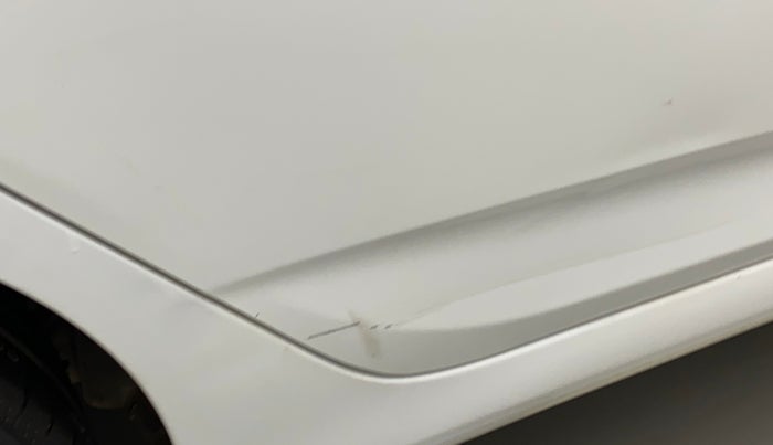 2013 Hyundai Verna FLUIDIC 1.6 CRDI SX, Diesel, Manual, 1,43,268 km, Right rear door - Minor scratches