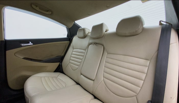 2013 Hyundai Verna FLUIDIC 1.6 CRDI SX, Diesel, Manual, 1,43,268 km, Right Side Rear Door Cabin