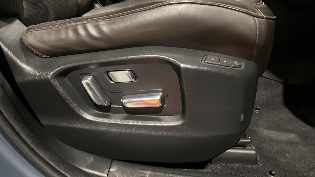 2021 Mazda CX-5 Akera Turbo (AWD), Automatic, 29162 km, Drivers Side Adjustment Panel