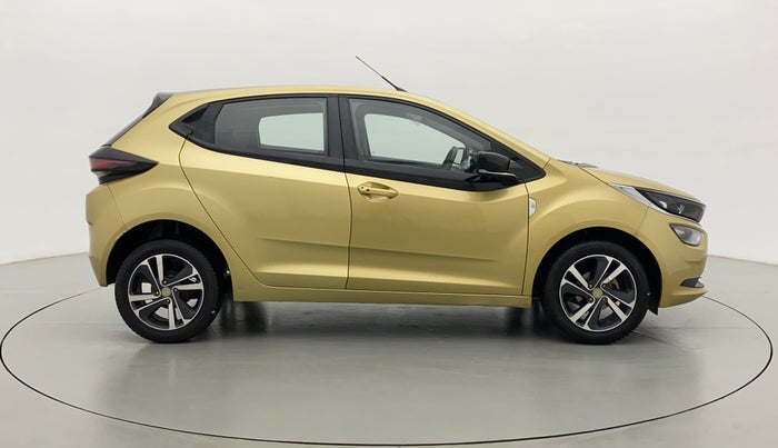 2020 Tata ALTROZ XZ (O) 1.2 RTN, Petrol, Manual, 17,660 km, Right Side View