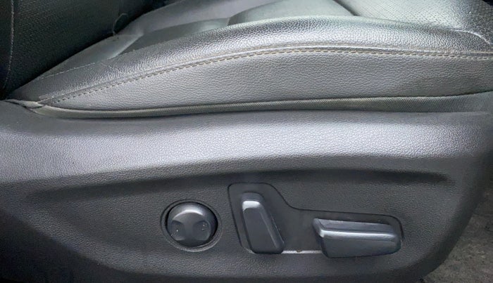 2019 Hyundai New Elantra 2.0 SX (O) AT, Petrol, Automatic, 11,456 km, Driver Side Adjustment Panel