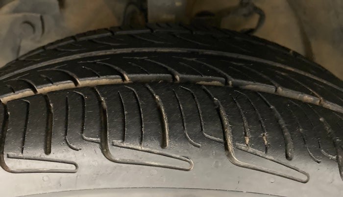 2015 Tata Bolt XM REVOTRON, Petrol, Manual, 40,005 km, Left Front Tyre Tread