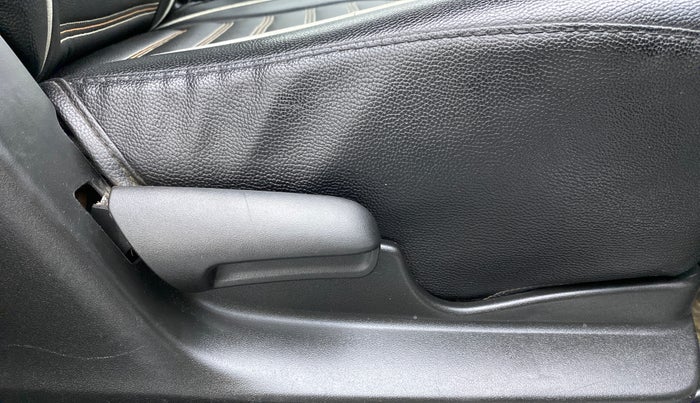2018 Maruti Celerio X Zxi, Petrol, Manual, 79,396 km, Driver Side Adjustment Panel