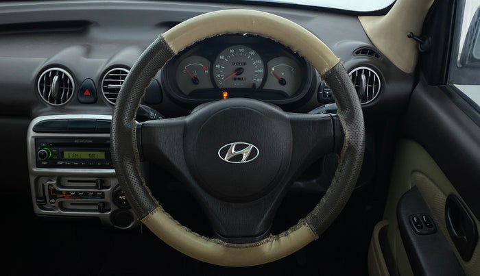 2010 Hyundai Santro Xing GLS, Petrol, Manual, 45,401 km, Steering Wheel Close Up