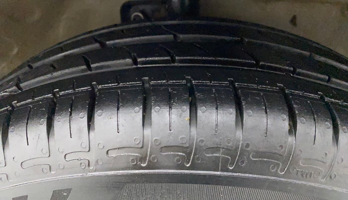 2015 Maruti Celerio ZXI, Petrol, Manual, 95,585 km, Right Front Tyre Tread