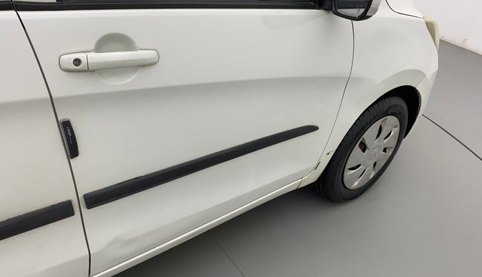 2015 Maruti Celerio ZXI, Petrol, Manual, 95,585 km, Driver-side door - Minor scratches