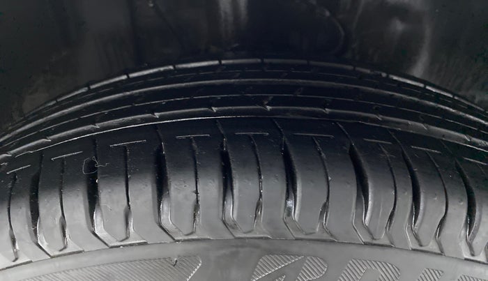 2020 Tata ALTROZ XM 1.2, Petrol, Manual, 15,451 km, Right Front Tyre Tread