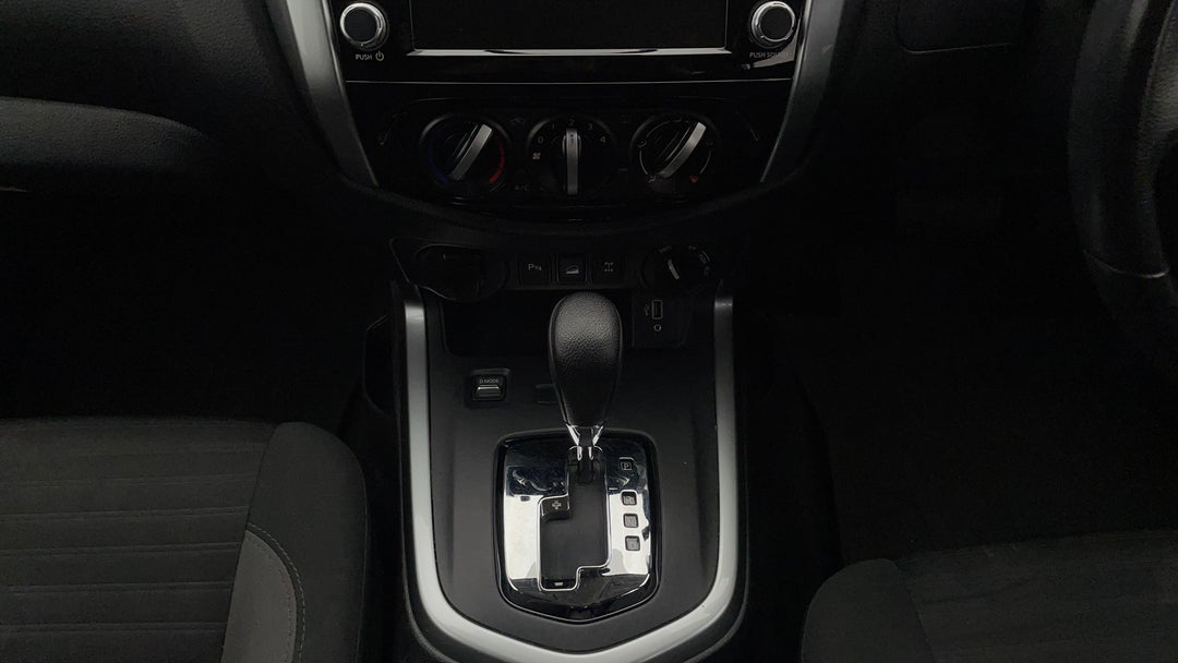 2021 Nissan Navara St (4x4), Automatic, 38528 km, Gear Lever 