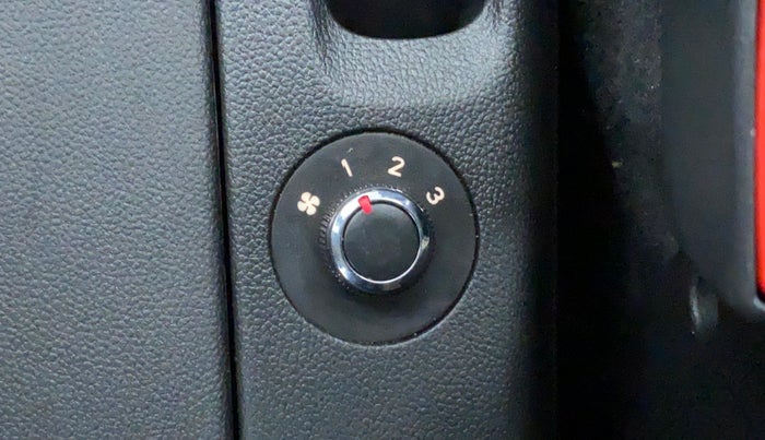 2019 Renault TRIBER 1.0 RXZ, Petrol, Manual, 15,147 km, Rear AC Temperature Control