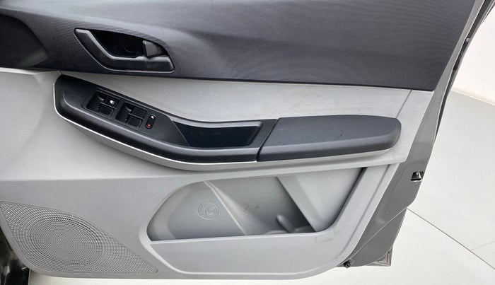2020 Tata Tiago XT 1.2 REVOTRON, Petrol, Manual, 7,614 km, Driver Side Door Panels Control