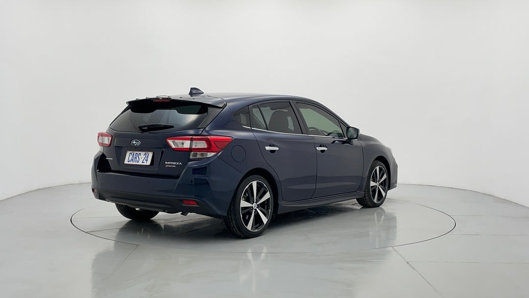 Right Back Diagonal (45- Degree) View