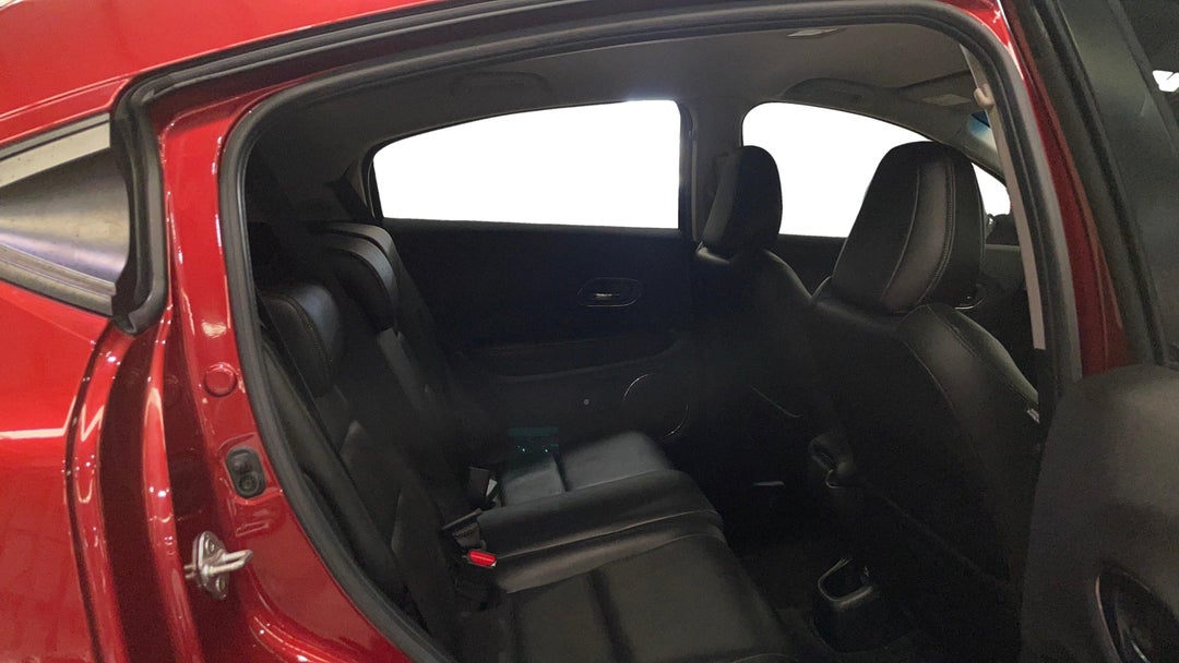 2020 Honda HR-V Vti-s, Automatic, 108297 km, Right Side Rear Door Cabin View