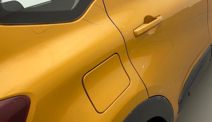 2021 Renault TRIBER RXL MT, Petrol, Manual, 36,758 km, Right quarter panel - Minor scratches