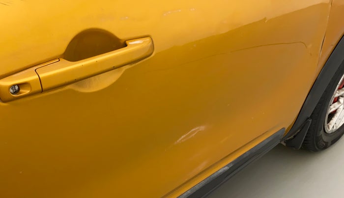 2021 Renault TRIBER RXL MT, Petrol, Manual, 36,758 km, Driver-side door - Minor scratches