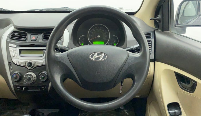 2012 Hyundai Eon MAGNA +, Petrol, Manual, 1,08,426 km, Steering Wheel Close Up