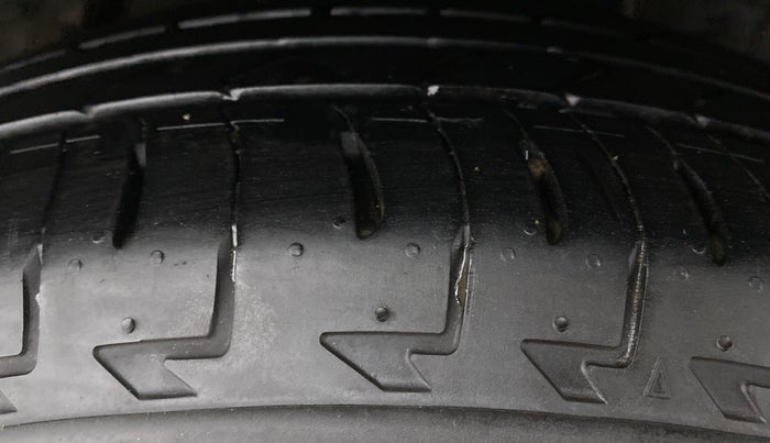 2017 Honda WR-V 1.2 i-VTEC VX MT, Petrol, Manual, 64,154 km, Left Rear Tyre Tread