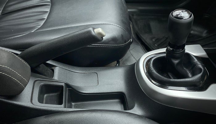 2017 Honda WR-V 1.2 i-VTEC VX MT, Petrol, Manual, 64,154 km, Gear Lever