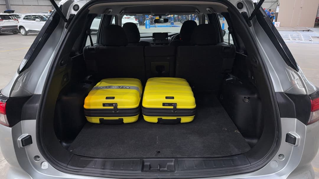 2024 Mitsubishi Outlander Es 5 Seat (2WD), Automatic, 50483 km, Boot Inside View with Luggage