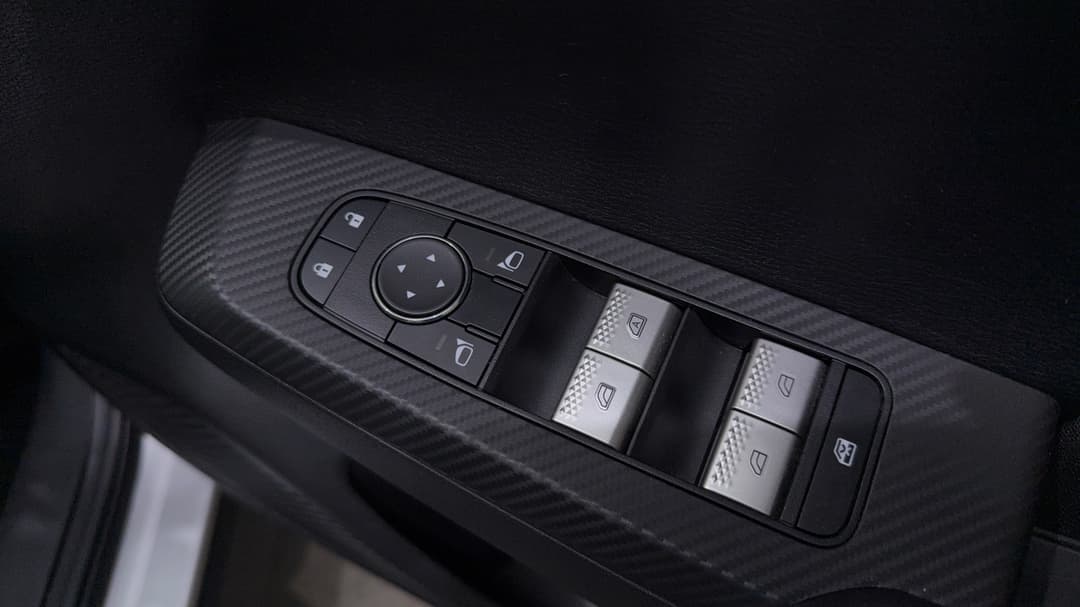 2024 Mitsubishi Outlander Es 5 Seat (2WD), Automatic, 50483 km, Drivers Side Door Panel Controls